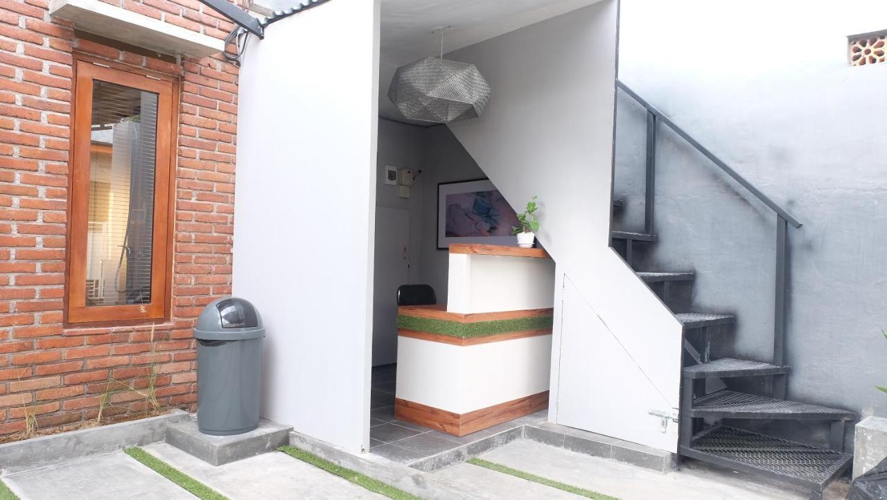 Embe Pitoe Syariah Gejayan Mitra Reddoorz Hotel Pakualaman Exterior photo