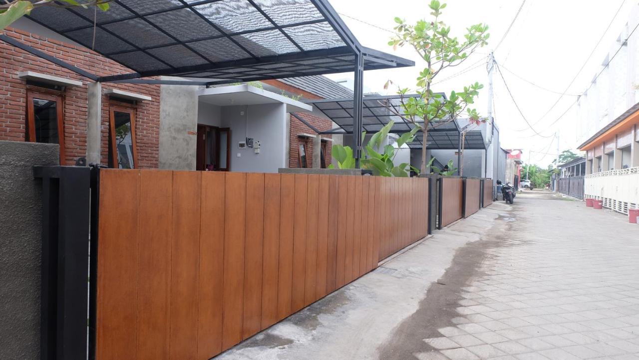 Embe Pitoe Syariah Gejayan Mitra Reddoorz Hotel Pakualaman Exterior photo