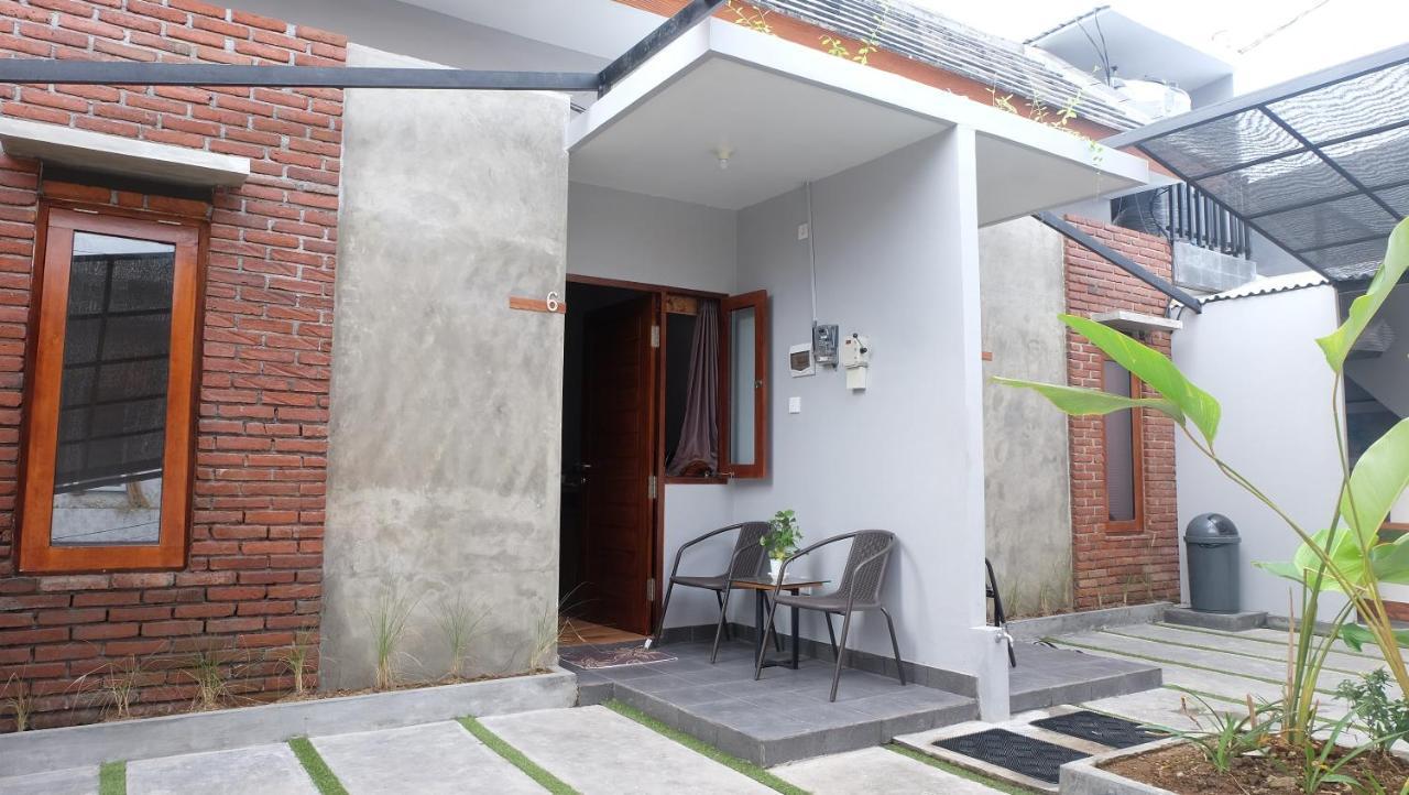 Embe Pitoe Syariah Gejayan Mitra Reddoorz Hotel Pakualaman Exterior photo