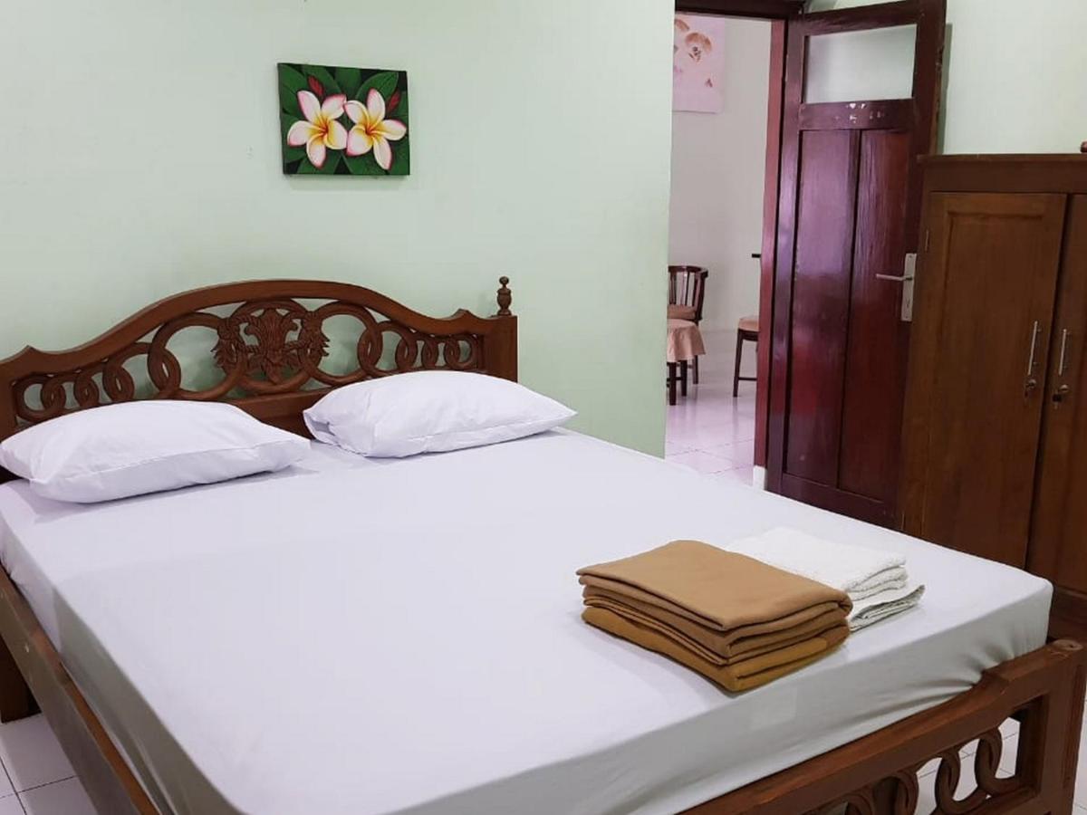 Embe Pitoe Syariah Gejayan Mitra Reddoorz Hotel Pakualaman Exterior photo